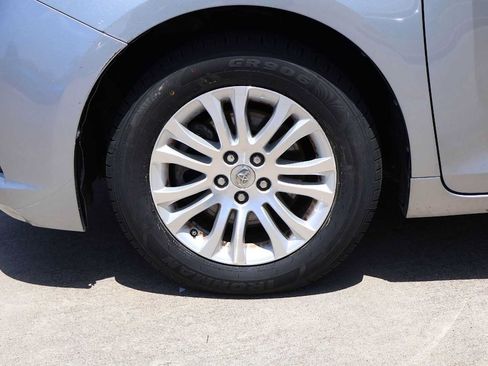 Used 2014 Toyota Sienna XLE FWD image 8