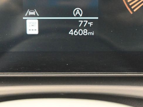 Used 2025 Hyundai Tucson SE image 32