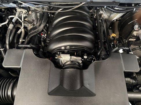 Used 2018 Chevrolet Silverado 1500 LTZ w/ LTZ Plus Package AWD/4WD image 31