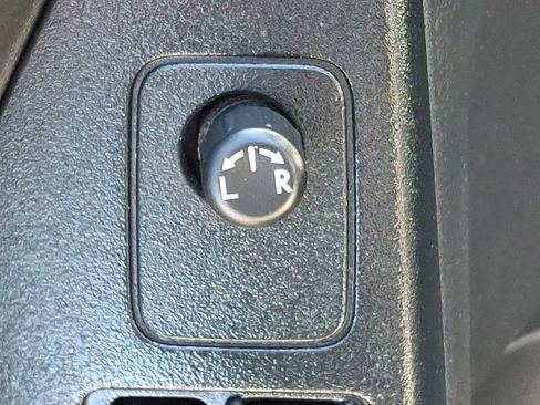 Used 2017 Subaru Forester 2.5i Premium w/ All-Weather Package image 26