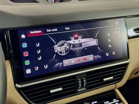 Used 2023 Porsche Cayenne image 36