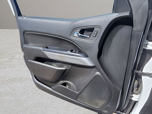 Used 2022 Chevrolet Colorado LT w/ Fleet Safety Package image 16