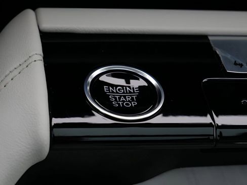 Used 2025 Lincoln Navigator Reserve image 26