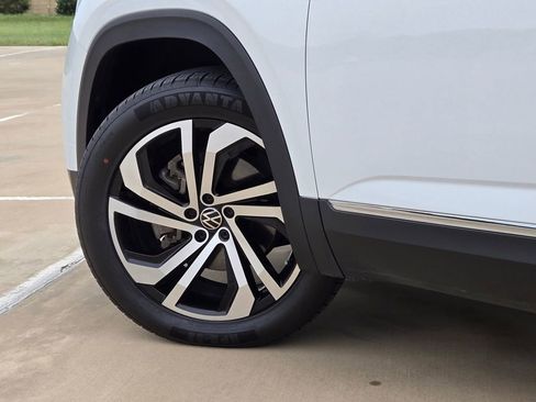 Used 2022 Volkswagen Atlas Cross Sport SEL AWD/4WD image 30