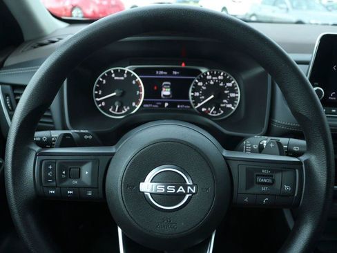 Used 2023 Nissan Rogue S AWD/4WD image 27