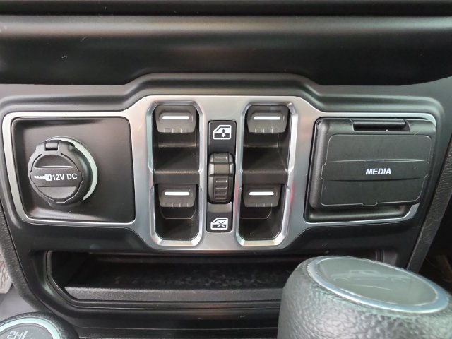 Used 2022 Jeep Gladiator Overland AWD/4WD image 18