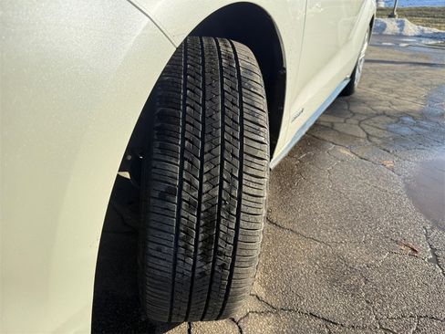 Used 2021 Toyota Sienna Platinum image 25