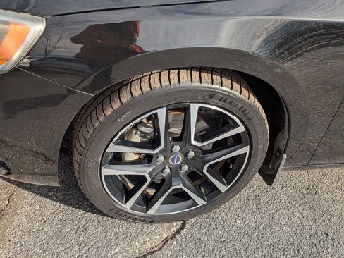 Used 2018 Volvo S60 T5 Dynamic w/ Vision Package image 12