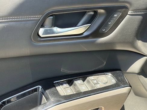Used 2023 Nissan Pathfinder Platinum w/ Cargo Package AWD/4WD image 6