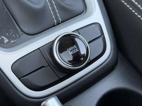 Certified 2024 Hyundai Venue SEL FWD image 34