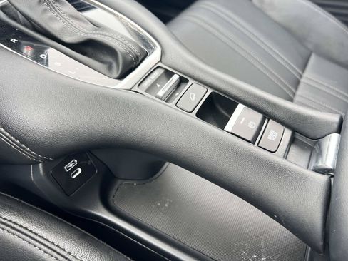 Certified 2026 Honda HR-V EX-L image 18
