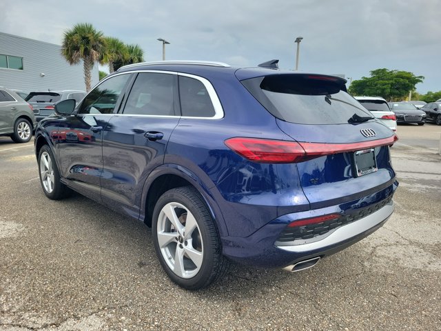 Certified 2025 Audi Q5 Premium Plus w/ Premium Plus AWD/4WD image 5