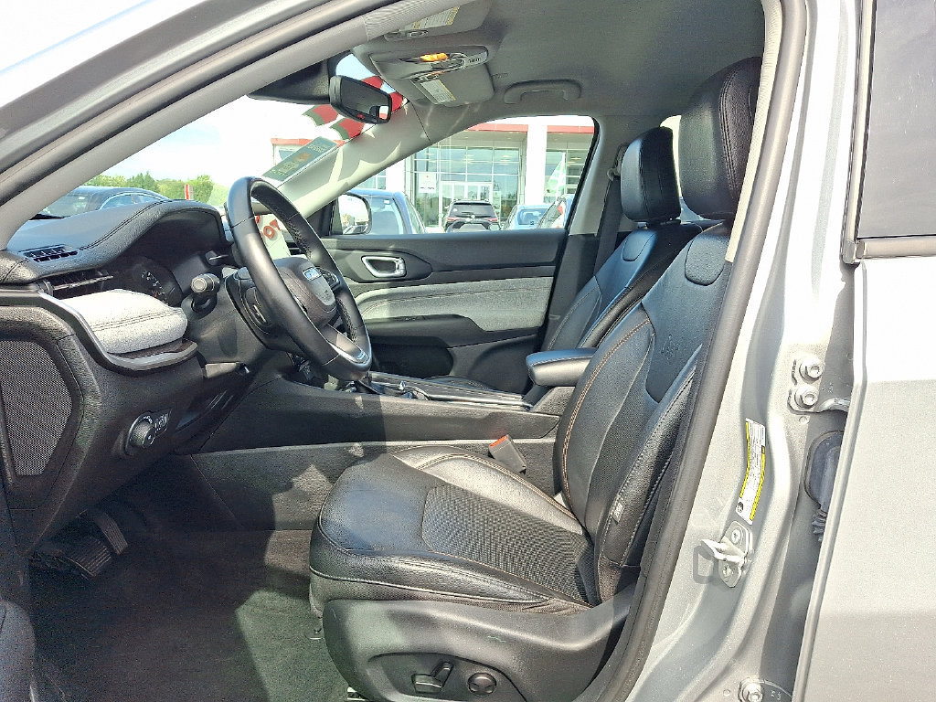 Used 2022 Jeep Compass Latitude AWD/4WD image 14