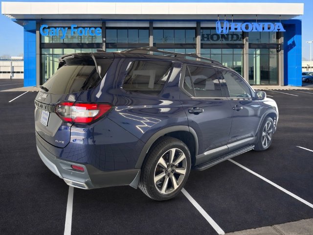 Used 2024 Honda Pilot Elite image 2