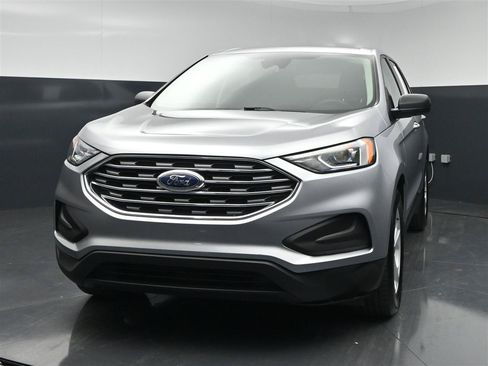 Used 2021 Ford Edge SE FWD image 2