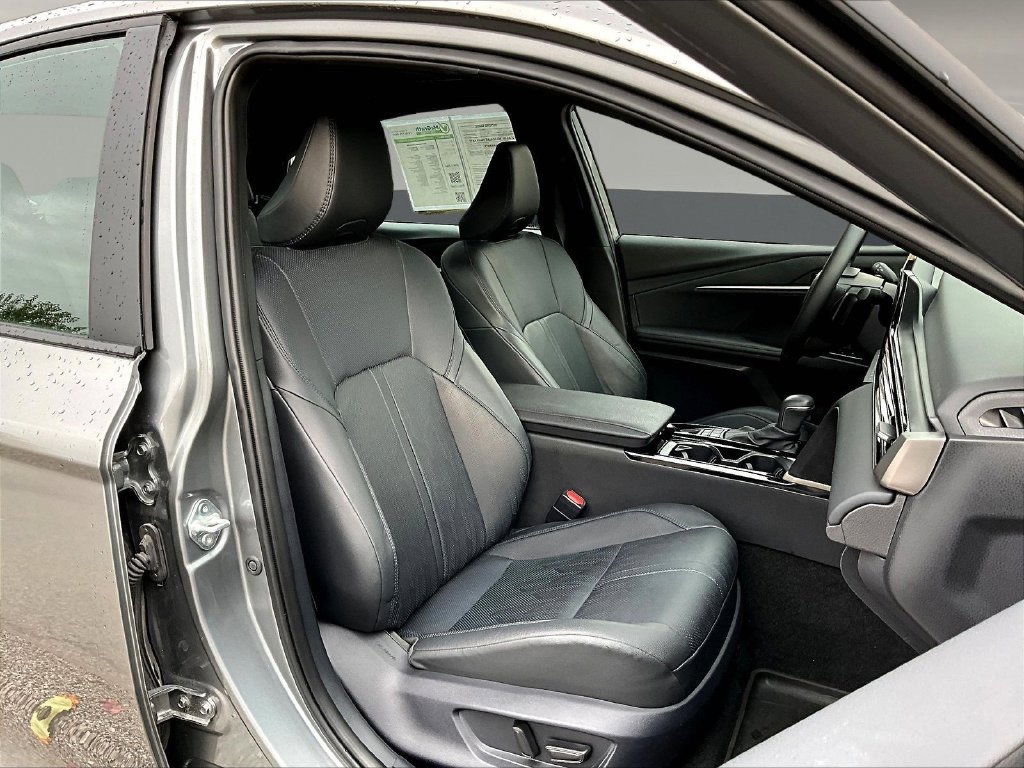 Used 2025 Toyota Camry XSE FWD image 31