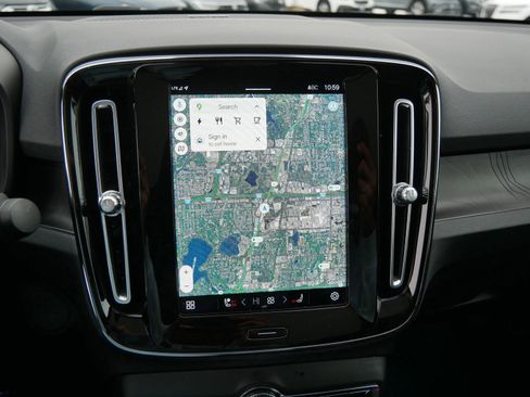 Certified 2022 Volvo C40 P8 Recharge Ultimate image 18