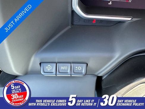 Used 2023 GMC Sierra 1500 AT4 w/ Technology Package AWD/4WD image 13
