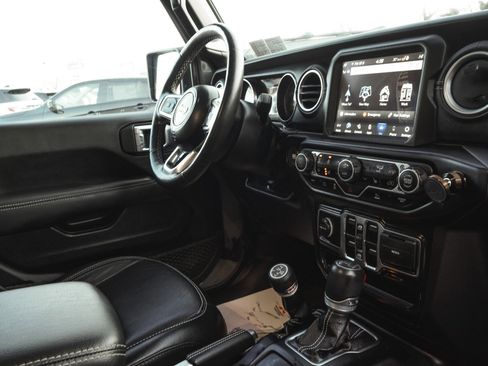 Used 2023 Jeep Wrangler Unlimited Sahara w/ Cold Weather Group image 40