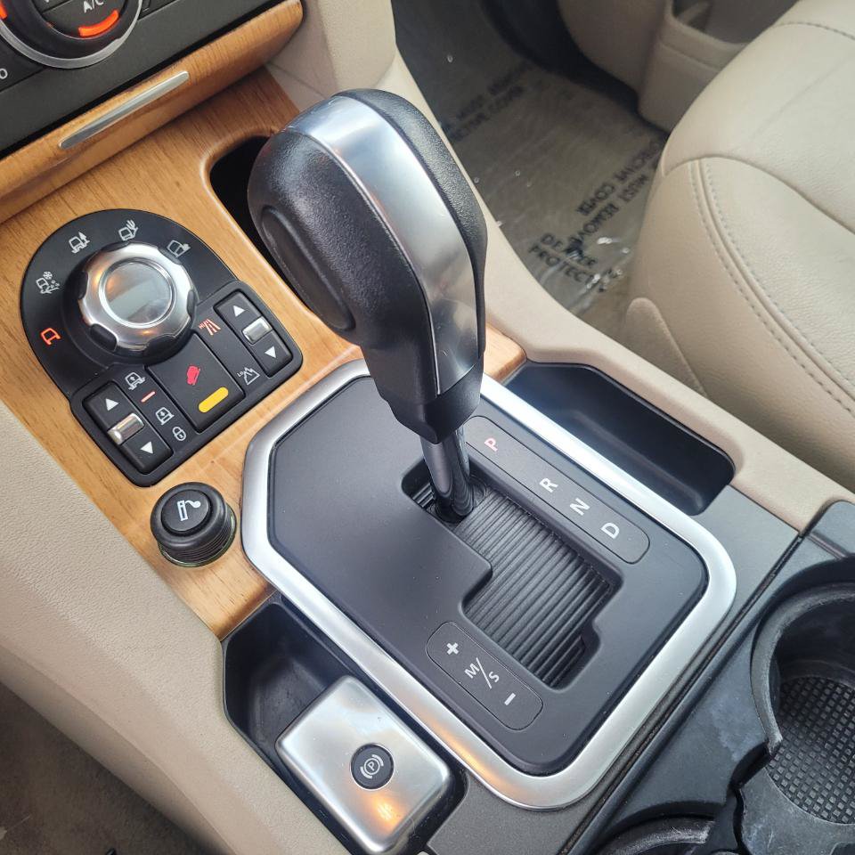 Used 2013 Land Rover LR4 HSE w/ HSE Pkg AWD/4WD image 23