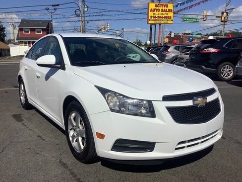 Used 2013 Chevrolet Cruze LT FWD image 1