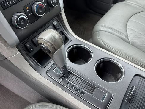 Used 2011 Chevrolet Traverse LT w/ Personal Connectivity Package image 19