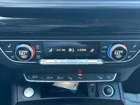 Used 2019 Audi Q5 Prestige w/ Prestige Package image 34