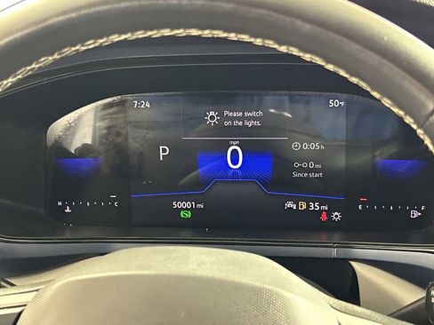 Used 2024 Volkswagen Taos SE image 15