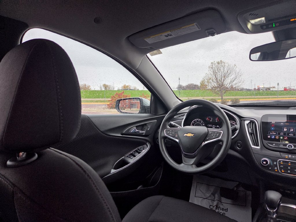 Used 2024 Chevrolet Malibu LT FWD image 17