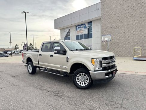 Used 2017 Ford F250 XLT image 2