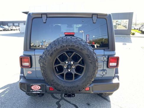 Used 2024 Jeep Wrangler Unlimited Sport AWD/4WD image 8