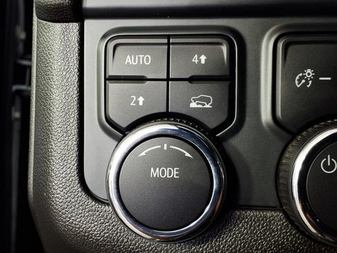 Used 2025 Chevrolet Tahoe LT AWD/4WD image 17