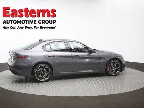 Used 2024 Alfa Romeo Giulia Veloce AWD/4WD image 43