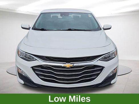 Used 2024 Chevrolet Malibu LT FWD image 2