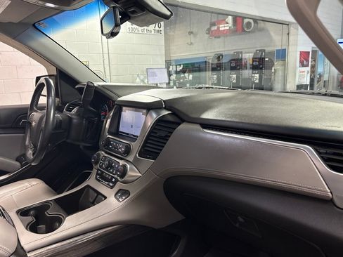 Used 2020 Chevrolet Tahoe LT w/ Luxury Package AWD/4WD image 34
