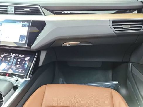 Used 2024 Audi Q8 e-tron Premium Plus w/ Premium Plus Package image 36