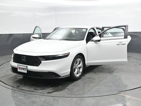 Used 2024 Honda Accord LX image 48