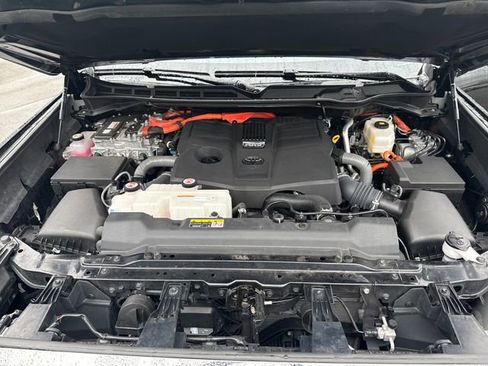 Used 2024 Toyota Tundra Platinum image 31