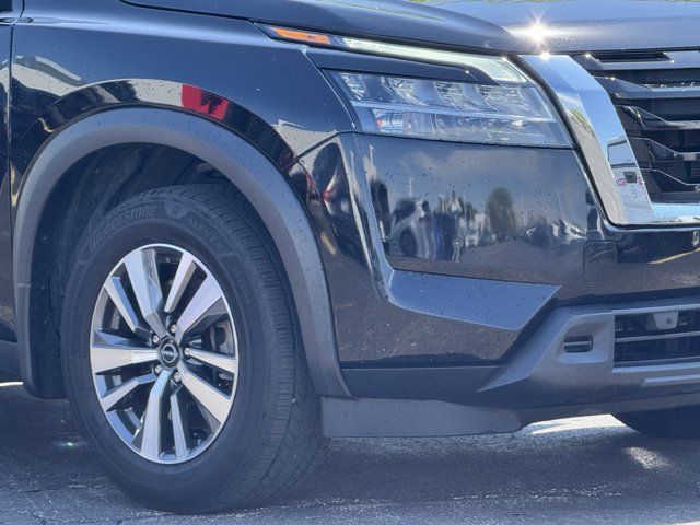 Used 2024 Nissan Pathfinder SL AWD/4WD image 4