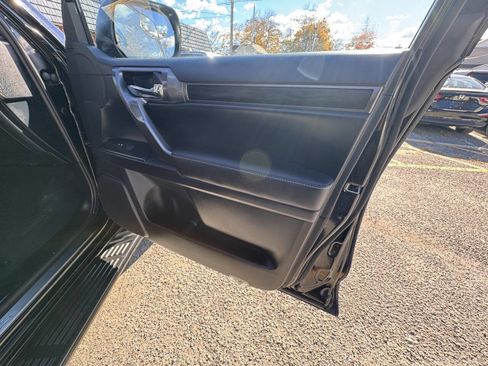 Used 2022 Lexus GX 460 image 71