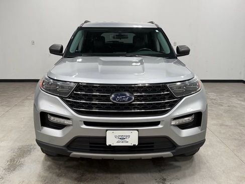 Certified 2022 Ford Explorer XLT w/ Equipment Group 202A AWD/4WD image 4