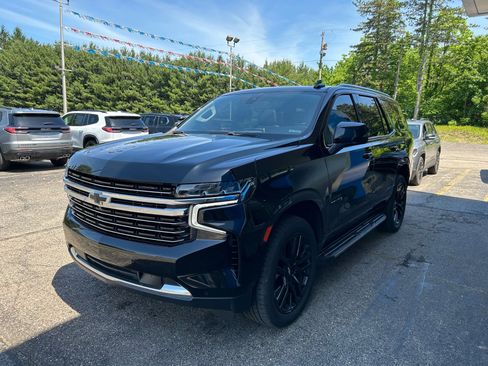 Used 2022 Chevrolet Tahoe LT w/ LT Signature Package AWD/4WD image 1