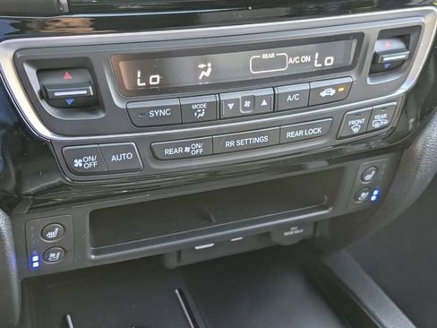 Used 2024 Honda Passport Black Edition image 29