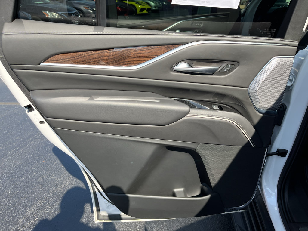 Used 2021 Cadillac Escalade Sport Platinum w/ LPO, ONYX Package AWD/4WD image 40