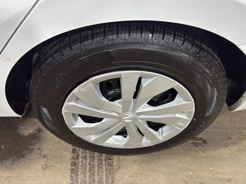 Used 2023 Nissan Versa S image 9