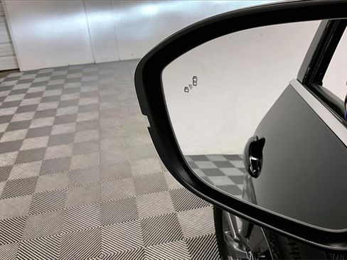 Used 2024 Nissan Pathfinder S image 33