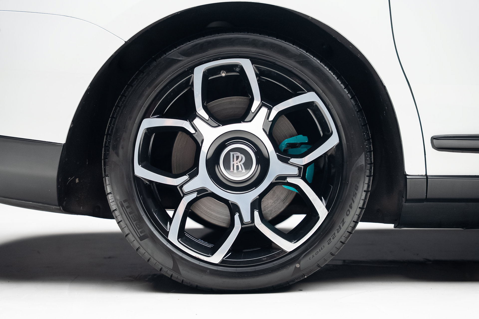 Used 2019 Rolls-Royce Cullinan AWD/4WD image 38