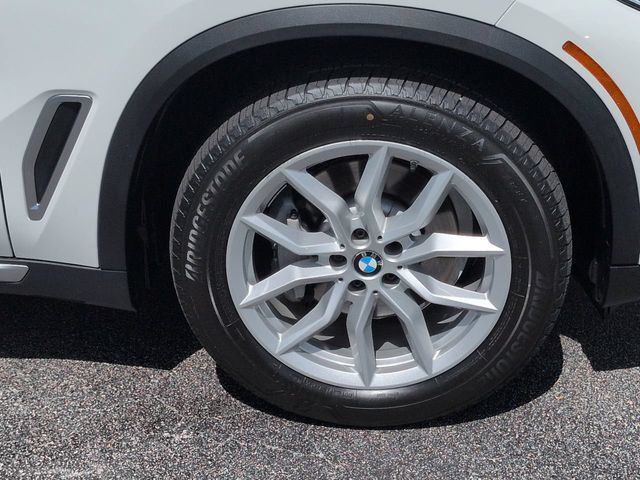Used 2019 BMW X5 xDrive40i w/ Parking Assistance Package AWD/4WD image 11