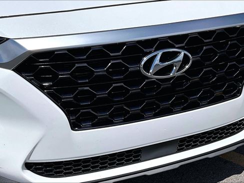 Used 2019 Hyundai Santa Fe SE FWD image 29