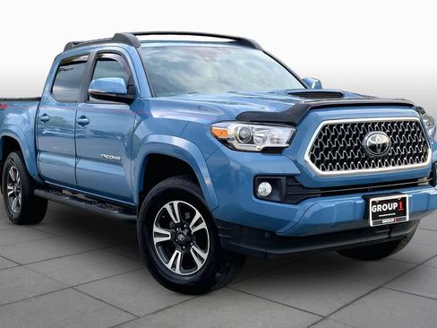 Used 2019 Toyota Tacoma TRD Sport AWD/4WD image 3
